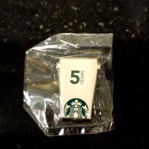 Starbuck 5 Year Anniversary Pin White/Green